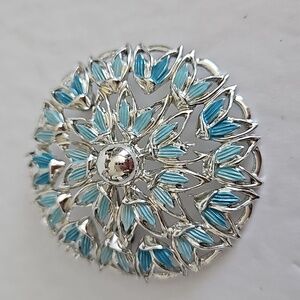 STAR Vintage Enamel 1 5/8"Dia. Silvertone Brooch